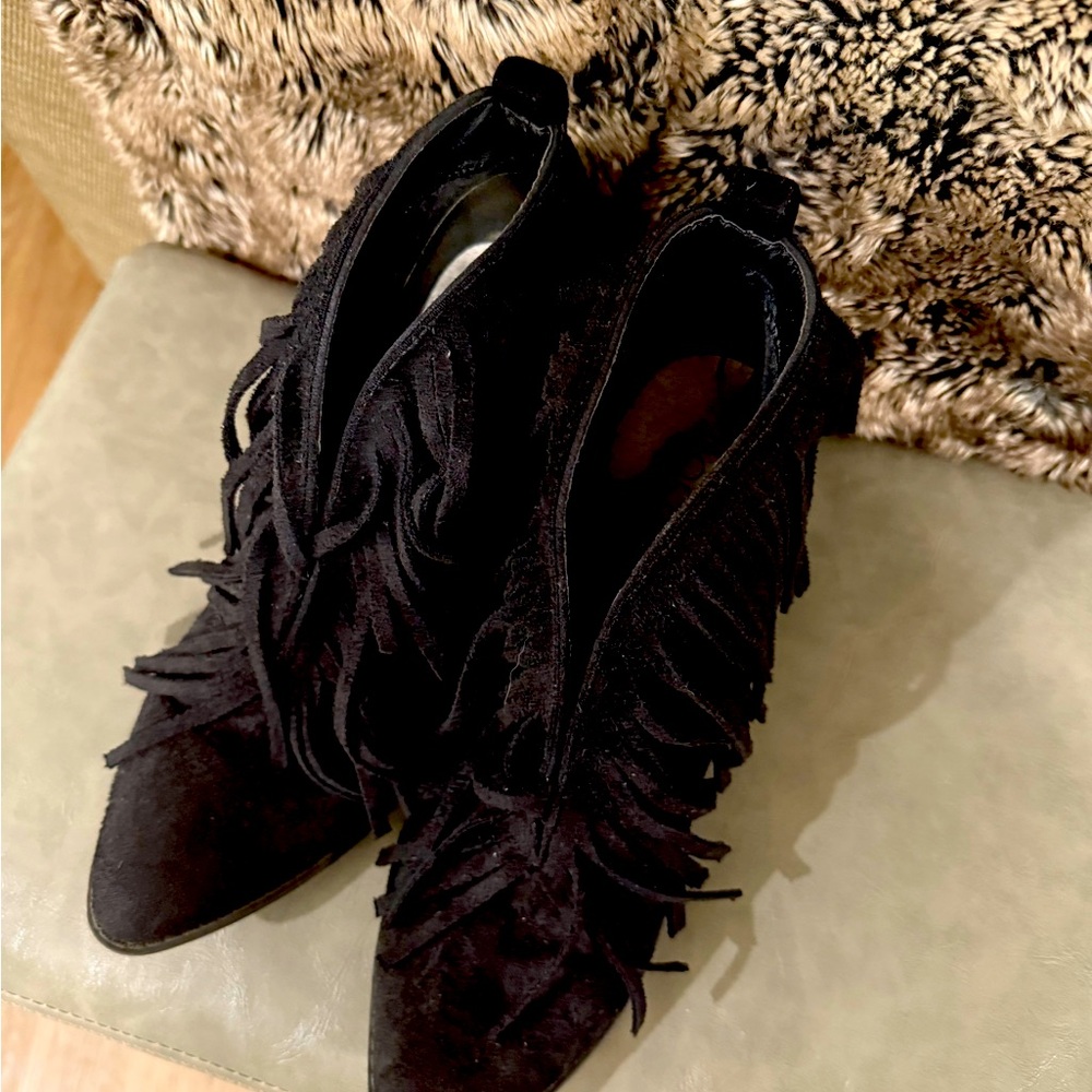 Coconuts by Matisse black suede leather 9 1/2 ankle boots